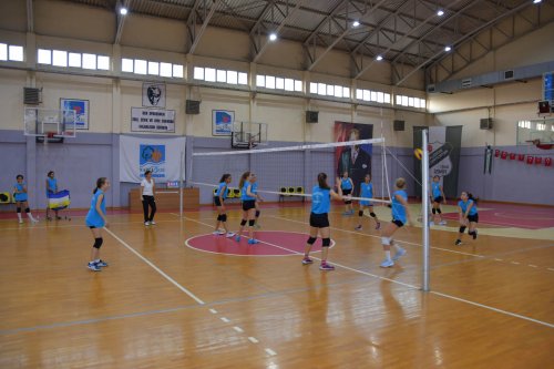 narlidere’nin-kucuk-voleybolculari-yari-finalde!-(2).jpg