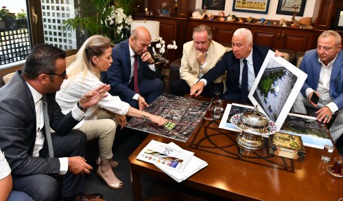 Başkan Soyer'e İZVAK'tan ziyaret