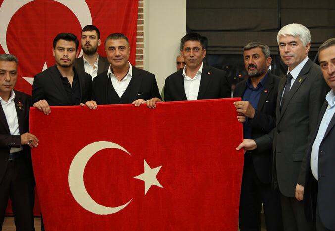 sedat-peker-sehit-aileleriyle-yemek.jpeg