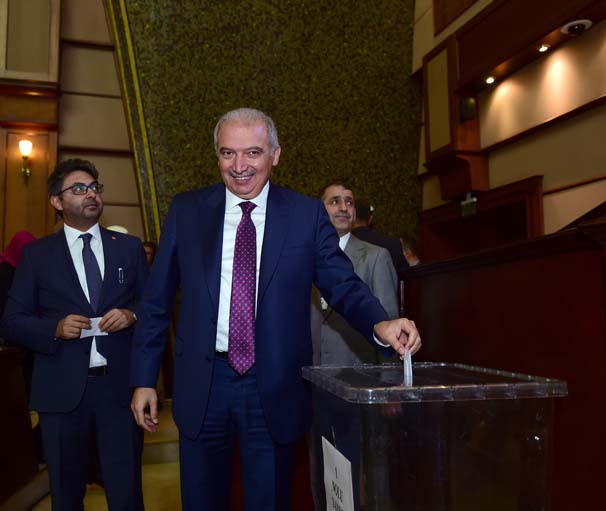 son-dakika-ibb-baskani-belli-oluyor-oylamada-ilk-tur-bitti--9954799.jpeg