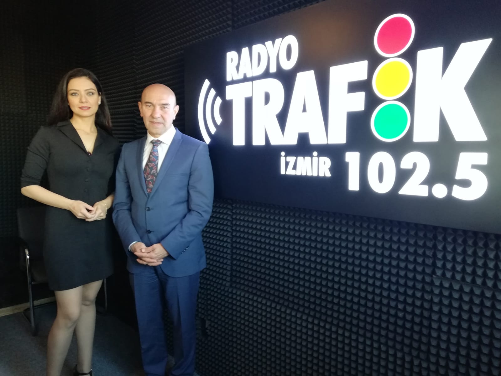 tunc-soyer-radyo-trafik-izmir.jpeg