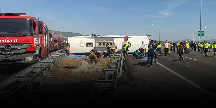 İzmir - İstanbul otoyolunda tır ile otobüs çarpıştı: 11 ölü